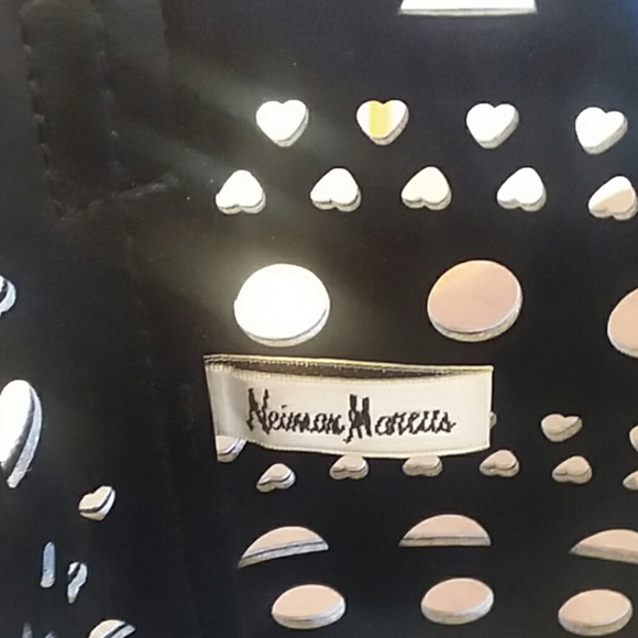Handbag by Neiman Marcus. - Picture 3 of 3